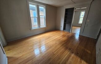 3 beds, 1 bath, $1,000, Unit 3