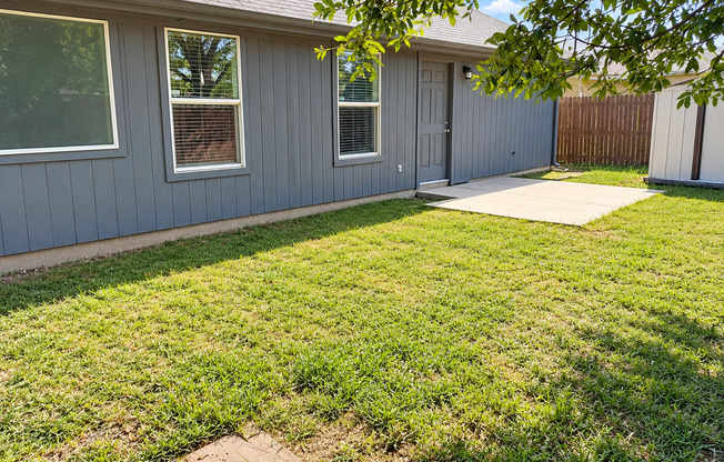 3 beds, 2 baths, $2,400