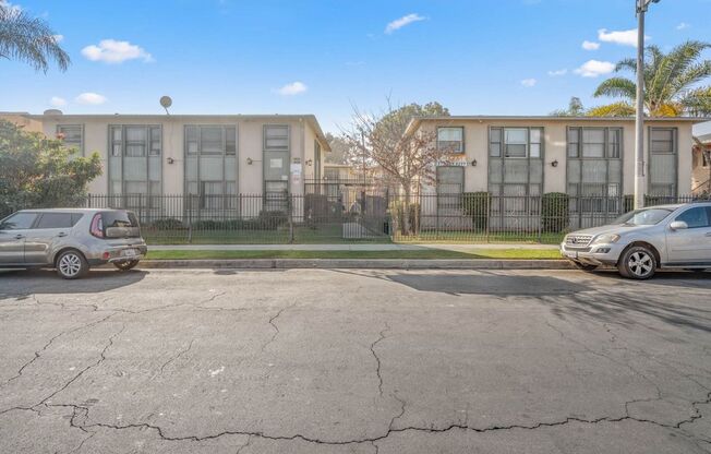 4108-4106 W. Palmwood Dr.