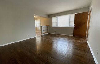 2 beds, 1 bath, 900 sqft, $875, Unit 2