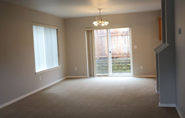 Beautiful 3-Bedroom 2-Story Home in Ridgefield for Rent - 1211 NE 168th St