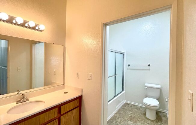 1 bed, 1 bath, 700 sqft, $1,995, Unit 201