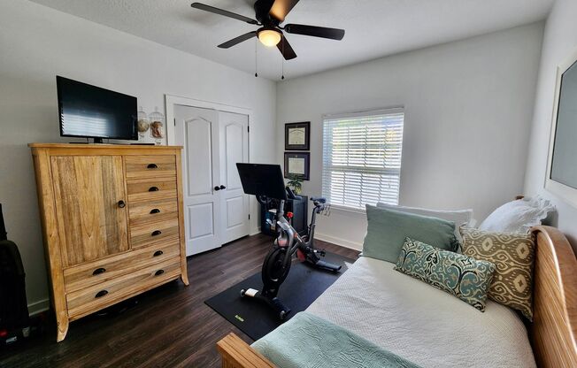 2 beds, 1 bath, $2,400, Unit Unit 818