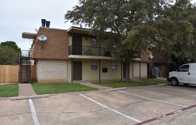 UPDATED 2/1 4-PLEX IN RIDGLEA