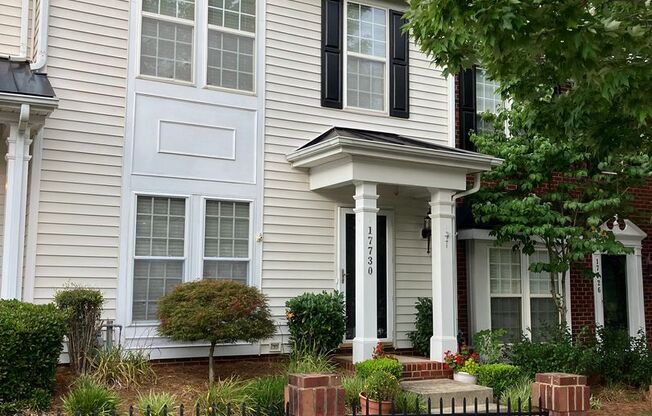 Beautiful 2/2.5 townhome in Cornelius