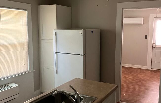 1 bed, 1 bath, $1,100