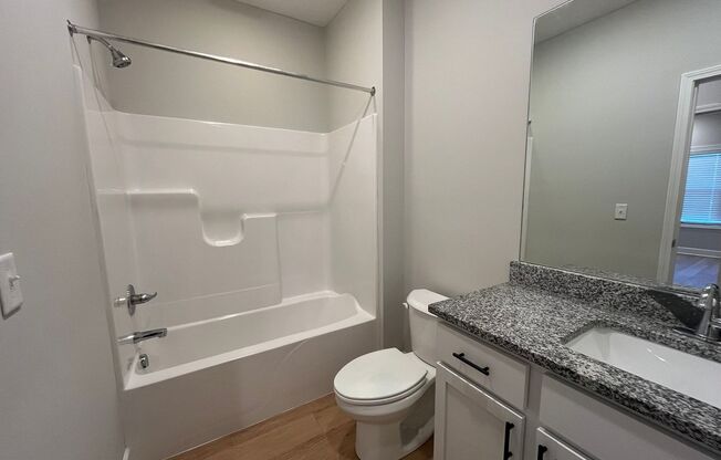 2 beds, 1 bath, 960 sqft, $995, Unit Apt. 114