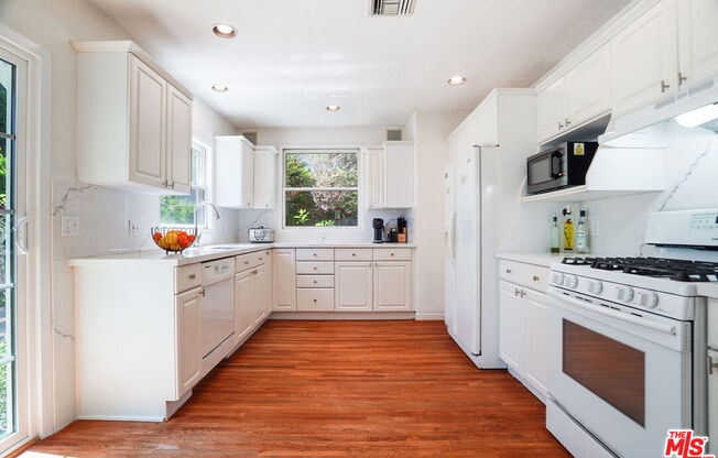 1931 MIDVALE AVE