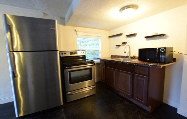 Charming STUDIO with 1 Bath for Rent in DOWNTOWN ORLANDO'S THORNTON PARK NEIGHBORHOOD!!!