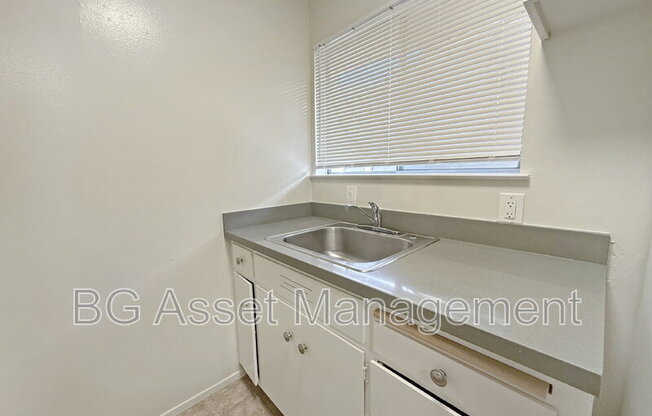3600 DIMOND AVE