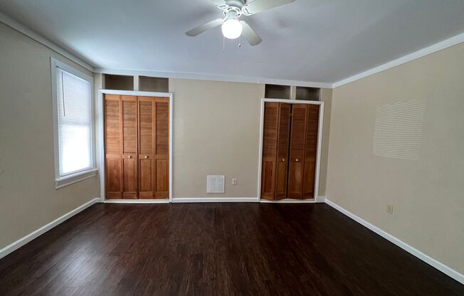 2 beds, 1 bath, $995