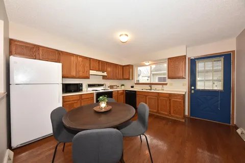 11528 WINDSOR CT