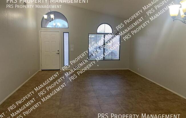 2152 W MYRTLE DR
