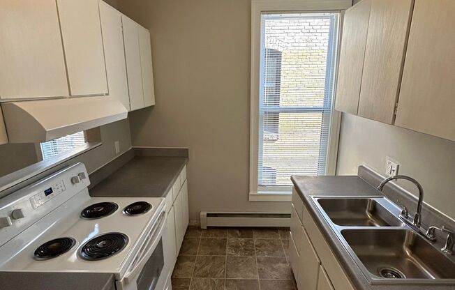 728 East 16th Street (New Town)