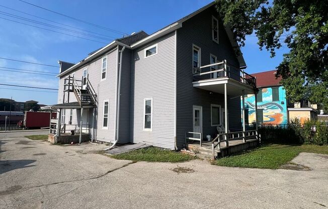 316 Williams St 6 unit