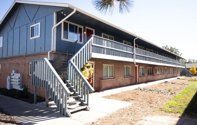 6464 W 13th Ave – Renovated 2-Bedroom Apartments near Light Rail Station!