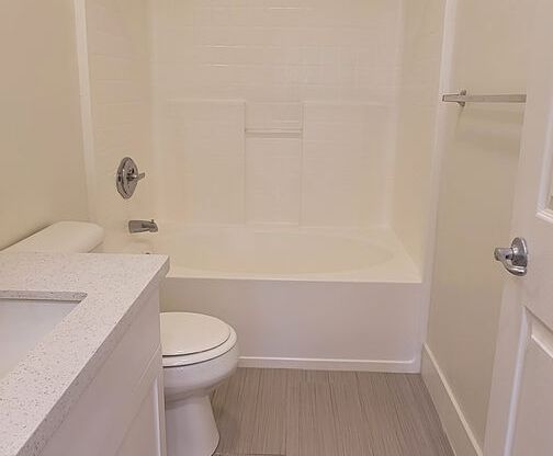 2 beds, 2 baths, 1,080 sqft, $1,875, Unit N8
