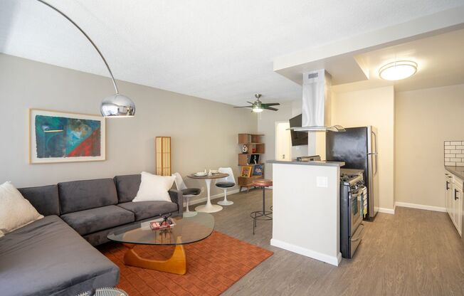 1 bed, 1 bath, 600 sqft, $1,920, Unit 14