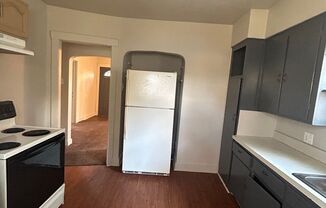 2 beds, 1 bath, $745