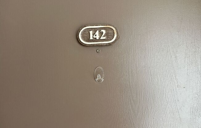1 bed, 1 bath, 633 sqft, $1,540, Unit 142