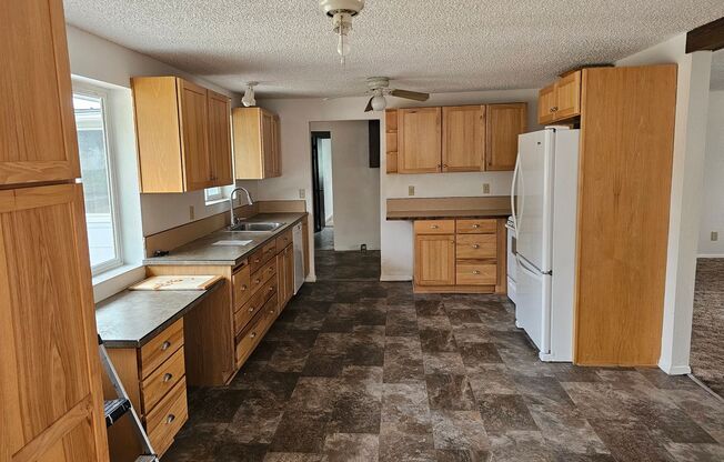 208 Aquarius Way, La Grande, Oregon 97850