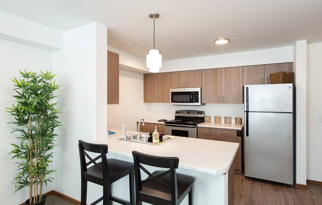 https://www.apartments.com/villas-at-auburn-auburn-wa/vmgthef/