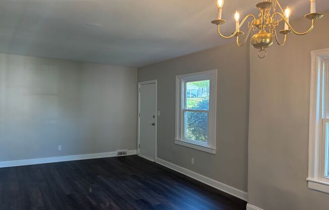 Charming 3-Bedroom Home Near South End – Quiet Street & Great Location!