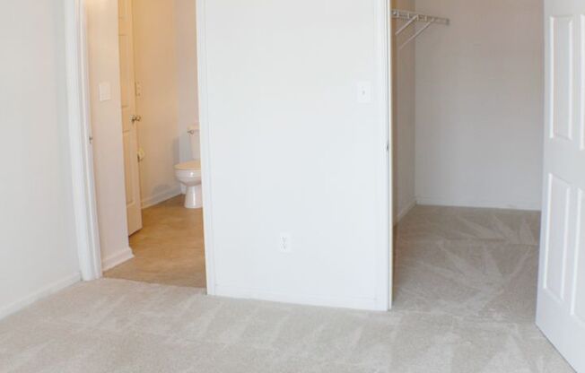 2 beds, 1 bath, 906 sqft, $1,429, Unit 8-8203