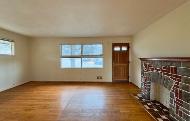 Charming 3 Bedroom/1 Bathroom Home with Large Backyard in Waltherson, MD!