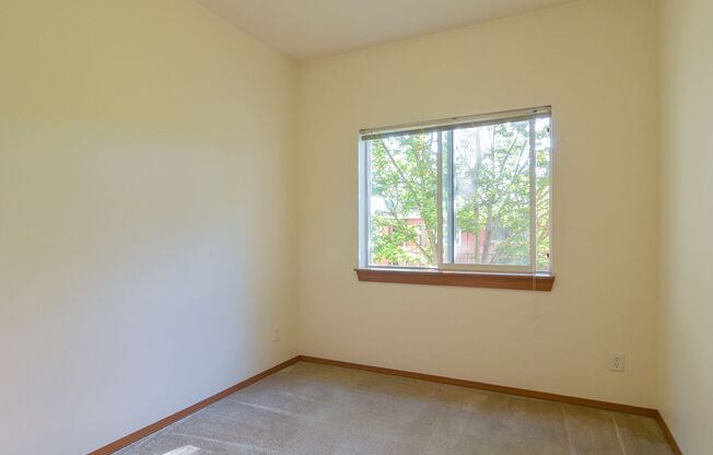 2 beds, 1 bath, $1,700, Unit 206