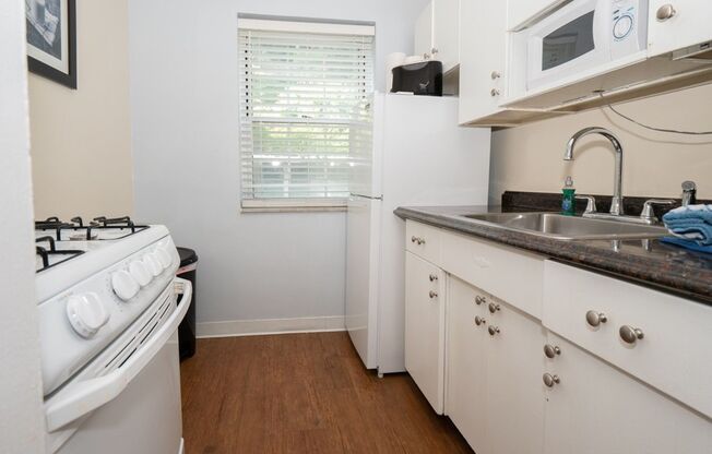 1 bed, 1 bath, 625 sqft, $1,515, Unit F410