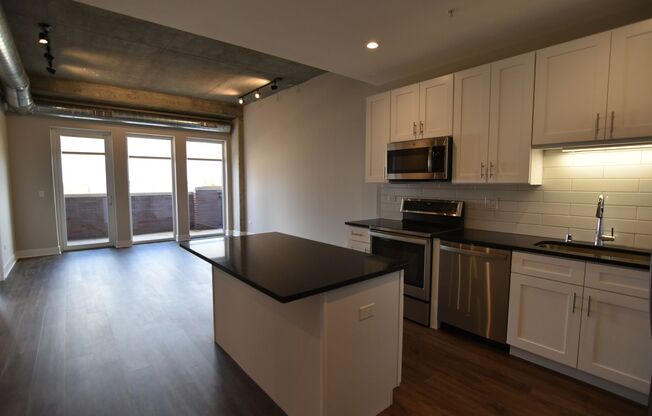 1 bed, 1 bath, 713 sqft, $3,200, Unit 3833-707