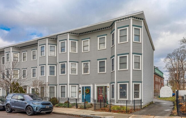 16 ROSECLAIR ST
