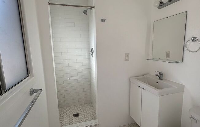 Studio, 1 bath, 400 sqft, $1,495, Unit 8B