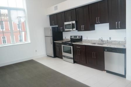 Studio, 1 bath, 640 sqft, $849, Unit 401
