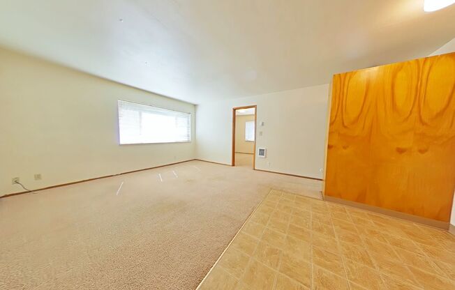2 Bedroom Apartment ~ Close to Campus ~ Cat Friendly