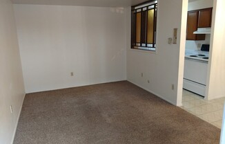 1 bed, 1 bath, $600, Unit 8B