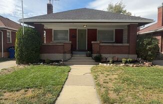 Cozy Bungalow in Prime Sugar House Location