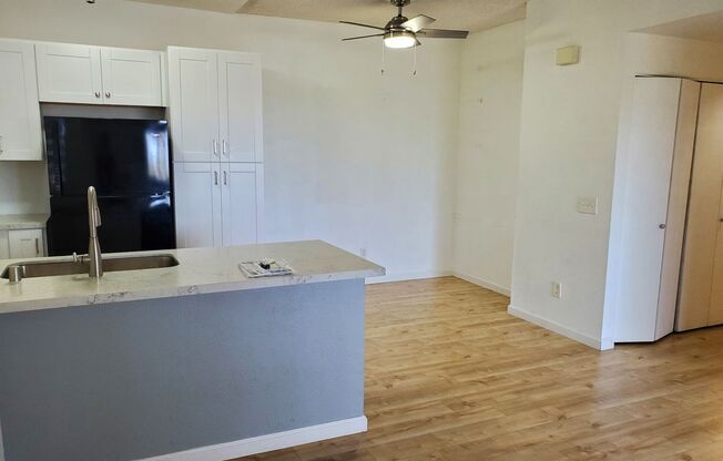 ALVA RD - 1st Floor 2 Bd / 2 Ba Condo in Rancho Bernardo w/ 2 Parking & Many Amenities