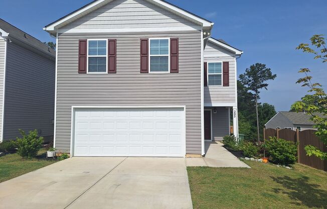 Lovely Four Bedroom Home  Appropriately 5 Minutes Away from Gate Ft Jackson and 30 Minutes from Shaw Air Force Base!