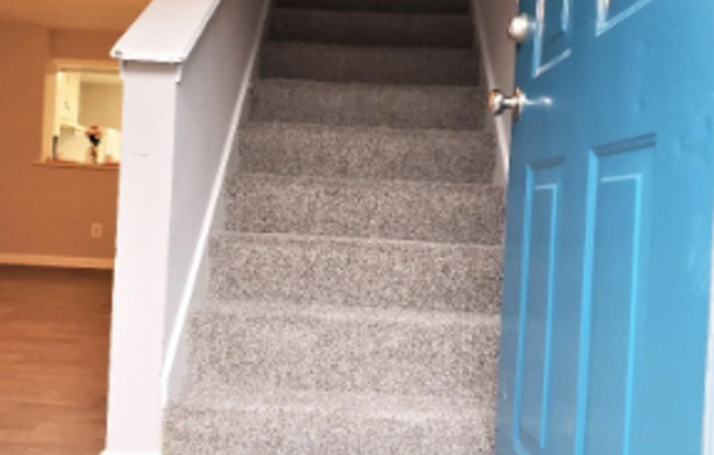 3 beds, 2 baths, 1,200 sqft, $1,700, Unit 13