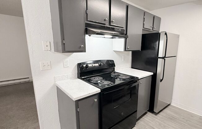 Redondo Terrace: Renovated Units, W/D in Unit, Private Balcony, Fireplace