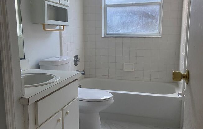 Lovely 3 Bed / 2 Bath Home in Apopka