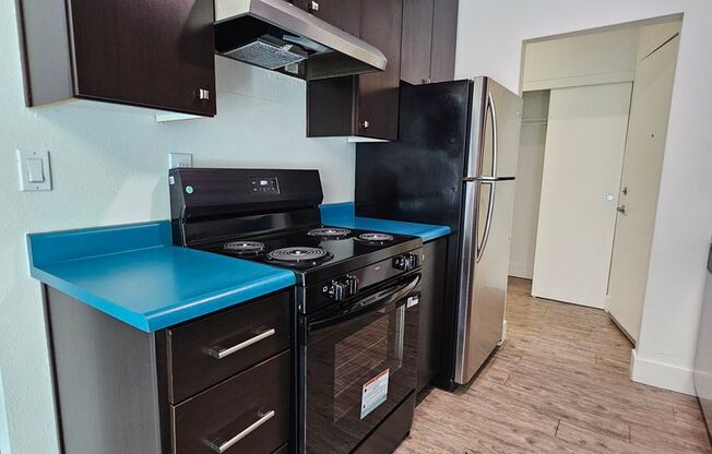 2 beds, 1 bath, 915 sqft, $1,495, Unit 32