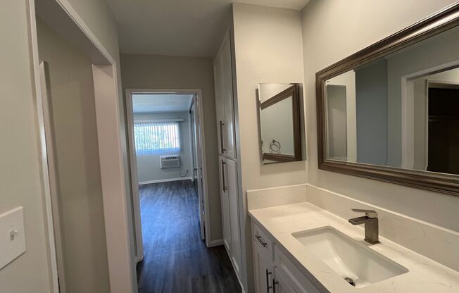 1 bed, 1 bath, 695 sqft, $1,998, Unit 317