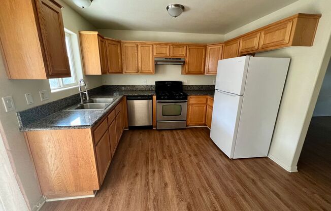 3 beds, 2 baths, $1,500