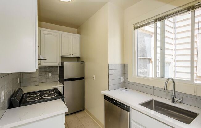 1 bed, 1 bath, $2,495, Unit 505