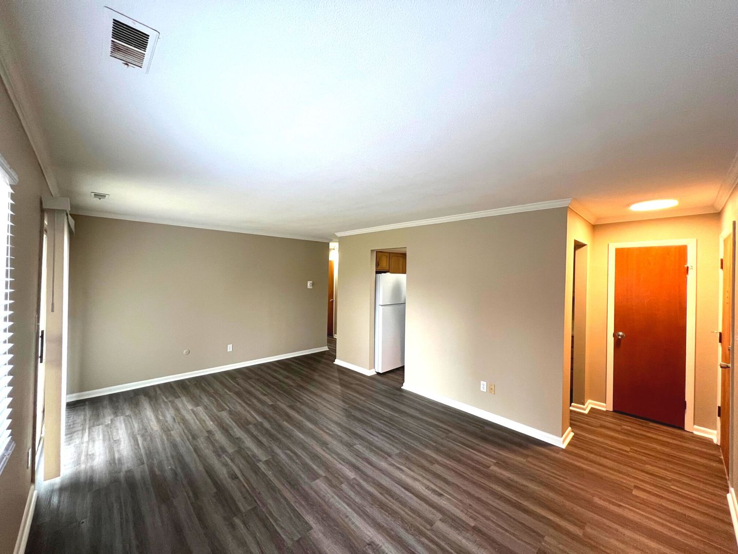 1 bed, 1 bath, 750 sqft, $879, Unit 1300F