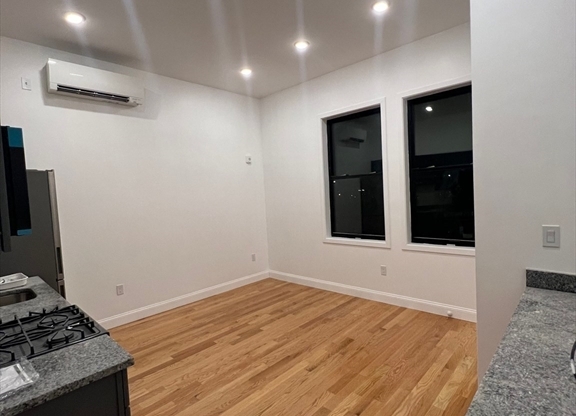 Studio, 1 bath, $1,850, Unit 302