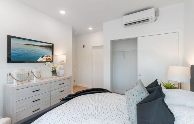 3 beds, 2 baths, 1,202 sqft, $2,475, Unit N-501